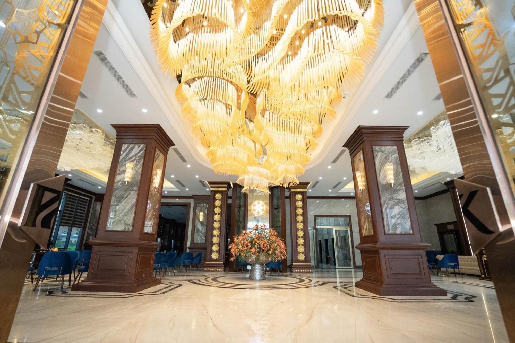 Cua Dong Luxury Hotel 荣市 外观 照片